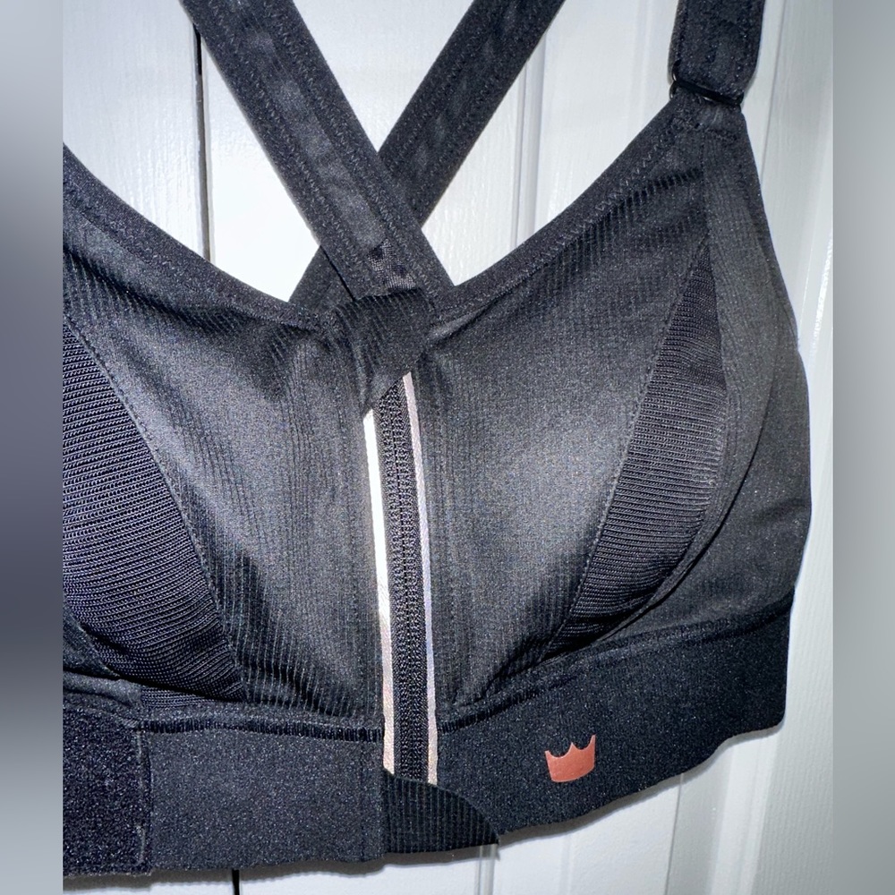 SHEFIT Ultimate Sports Bra